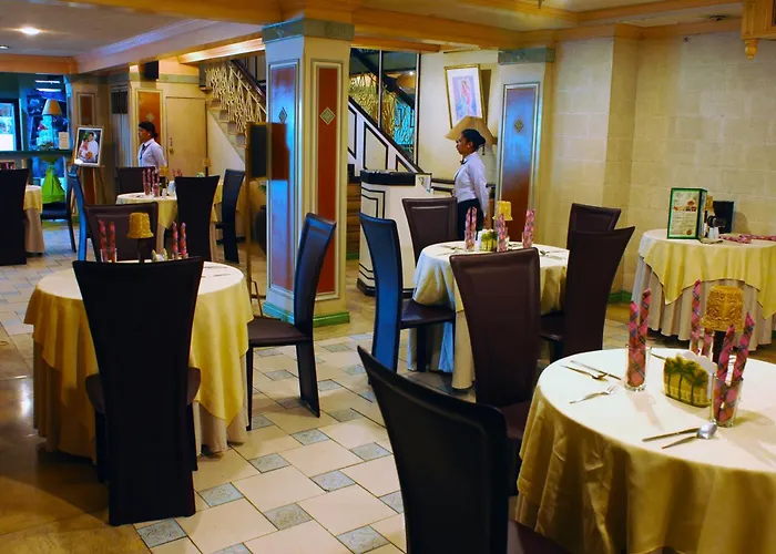 Hotel with view: Manila Manor Hotel